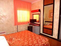 Benny Hotel