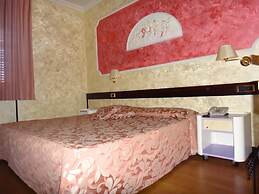 Benny Hotel