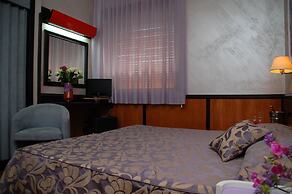 Benny Hotel