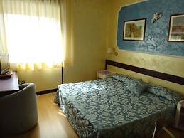 Benny Hotel