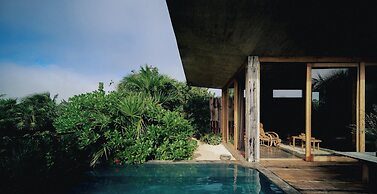 BE Destination Tulum