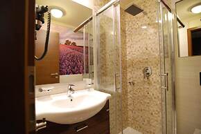 Golden Ball Club Hotel & Fitness