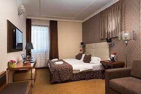 Golden Ball Club Hotel & Fitness