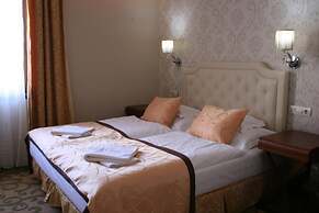 Golden Ball Club Hotel & Fitness