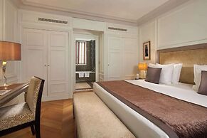 Majestic Hotel - SPA Champs Elysées