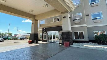 Coast Weyburn Hotel