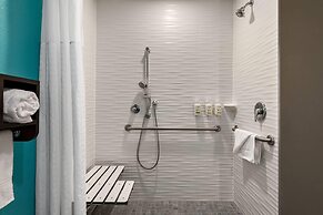 La Quinta Inn & Suites by Wyndham Montgomery
