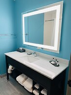 La Quinta Inn & Suites by Wyndham Montgomery