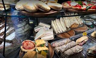 Piazza Paradiso Accomodation