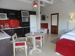 Bushwillow Collection