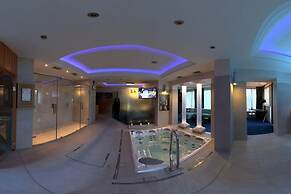 Hotel & Medi-SPA Bialy Kamien
