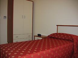 Royals Gate Hotel