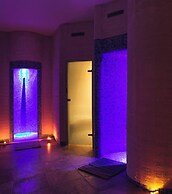 Royals Gate Hotel