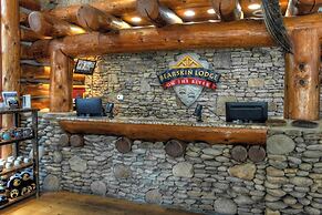 Bearskin Lodge on the River