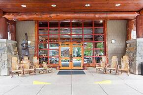 Bearskin Lodge on the River