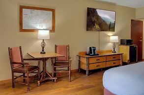 Bearskin Lodge on the River