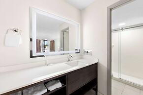 Clarion Inn & Suites near the Leconte Center Pigeon Forge