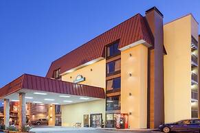 Clarion Inn & Suites