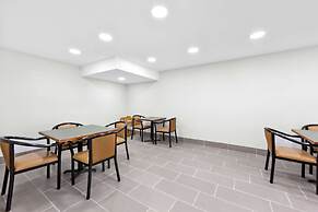 Clarion Inn & Suites near the Leconte Center Pigeon Forge