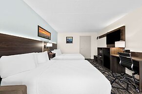 Clarion Inn & Suites near the Leconte Center Pigeon Forge