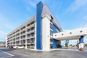 Clarion Inn & Suites near the Leconte Center Pigeon Forge