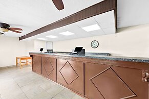 Clarion Inn & Suites near the Leconte Center Pigeon Forge