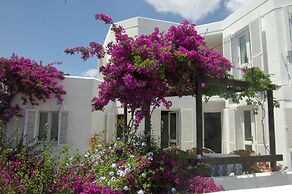 Antique Theatre Hotel