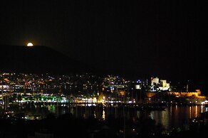 Antique Theatre Hotel