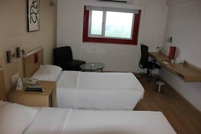 Red Fox by Lemon Tree Hotels, Jaipur