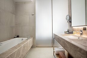 voco Nanjing Oriental Pearl by IHG