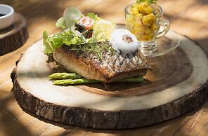 Haadtien Beach Resort