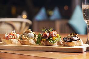 Haadtien Beach Resort