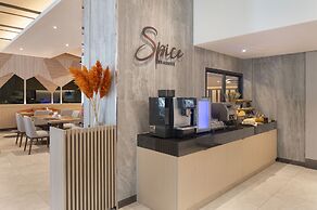 PARKROYAL Suites Bangkok