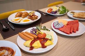 PARKROYAL Suites Bangkok