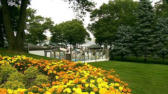 Cragun's Resort & Hotel