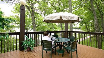 Cragun's Resort & Hotel