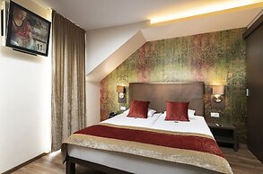 Opera Garden Hotel & Apartments