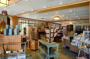 Overlook Lodge at Bear Mountain