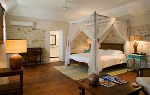 Atlantis Historic Inn