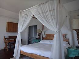 Atlantis Historic Inn