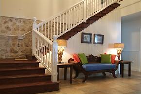 Atlantis Historic Inn