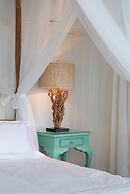 Atlantis Historic Inn