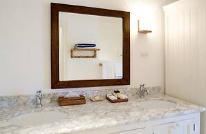 Atlantis Historic Inn