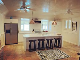 Atlantis Historic Inn