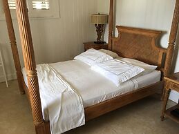 Atlantis Historic Inn