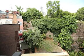 Tashkonak Studio Suites