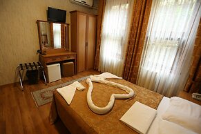 Tashkonak Studio Suites