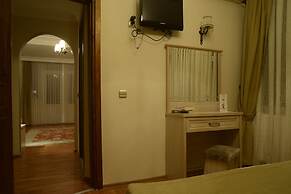 Tashkonak Studio Suites