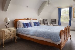 Fox & Hounds Country Hotel
