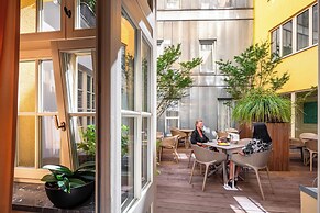 Hotel Clement